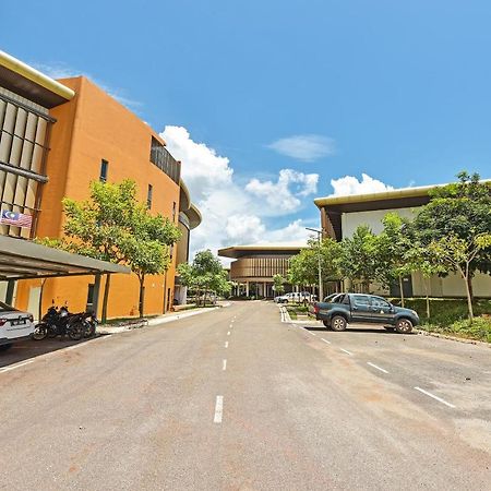 Capital O 90614 Cvia Ummul Hotel Padang Besar Exteriér fotografie