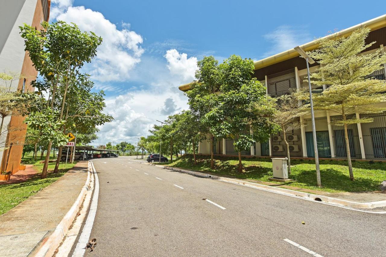 Capital O 90614 Cvia Ummul Hotel Padang Besar Exteriér fotografie
